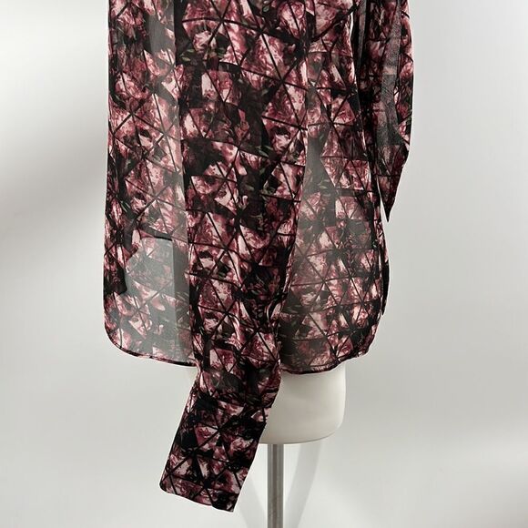 BCBGENERATION sheer triangle print open back blouse - Picture 6 of 8